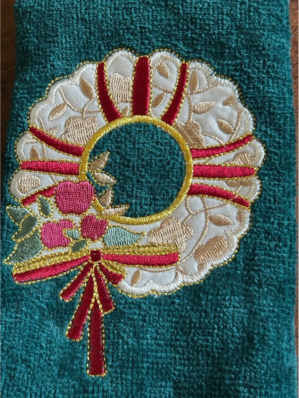 Jay Franco Embroidered Angel and Wreath Hand Towels Set of 2